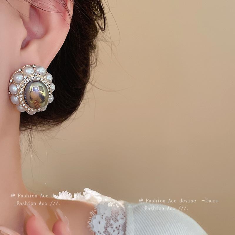 Vintage Medieval Earrings Silver Needle with Diamonds Oval Pearl Stud Earrings Court Style Retro Temperament Earrings Jewelry Women