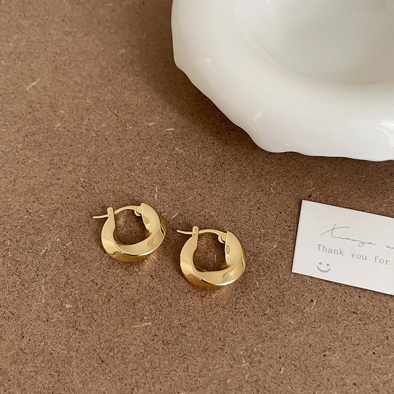 Серьги-пряжки из витого металла с холодным ветром, женские, нишевые, дизайн, индивидуальность, простой, темперамент, универсальные, модные, серьги