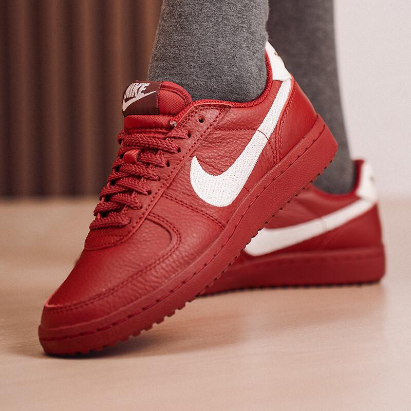 Nike Women s Everyday Low-Top Sneakers US W 5.5