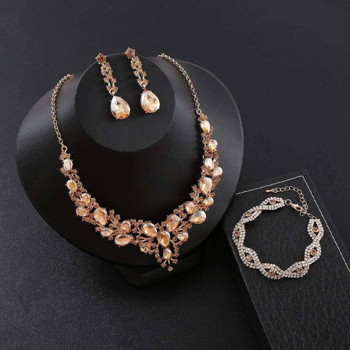 

2026 Bridal Rhinestone Crystal Necklace Earrings Bracelet Set Ladies Prom Banquet Accessory Set 45CM