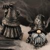 Einzigartige Outdoor Hexen-Gnom Halloween Gothic Harzfigur, Dunkle gesichtslose Zaubererpuppe für langlebige Rasenfigur Schreibtischregal, Gruselige Heimdeko