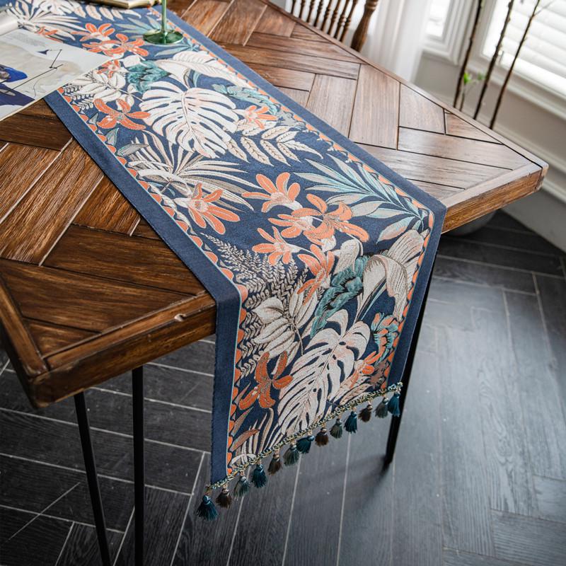 American Retro Yarn-Dyed Tropical Rainforest Jacquard Table Runner with Tassels