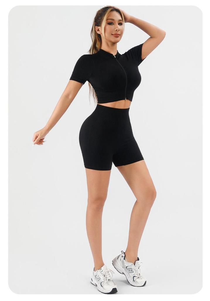 Ensemble de Sport pour Femme : Haut à Col Montant Manches Courtes Fermeture Éclair et Short Ribbed Taille Haute Contrôle du Ventre Lifting des Fesses