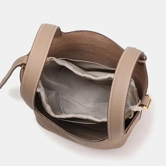 2025 Large Capacity Genuine Leather Commuter Handbag - Lychee Pattern Cowhide Bucket Bag
