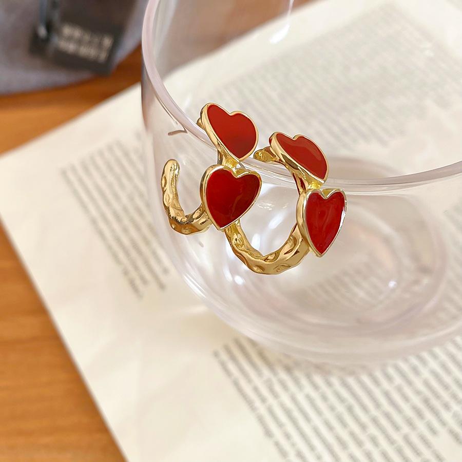 Dripping love C-shaped stud earrings Hong Kong style retro temperament earrings light luxury niche earrings women