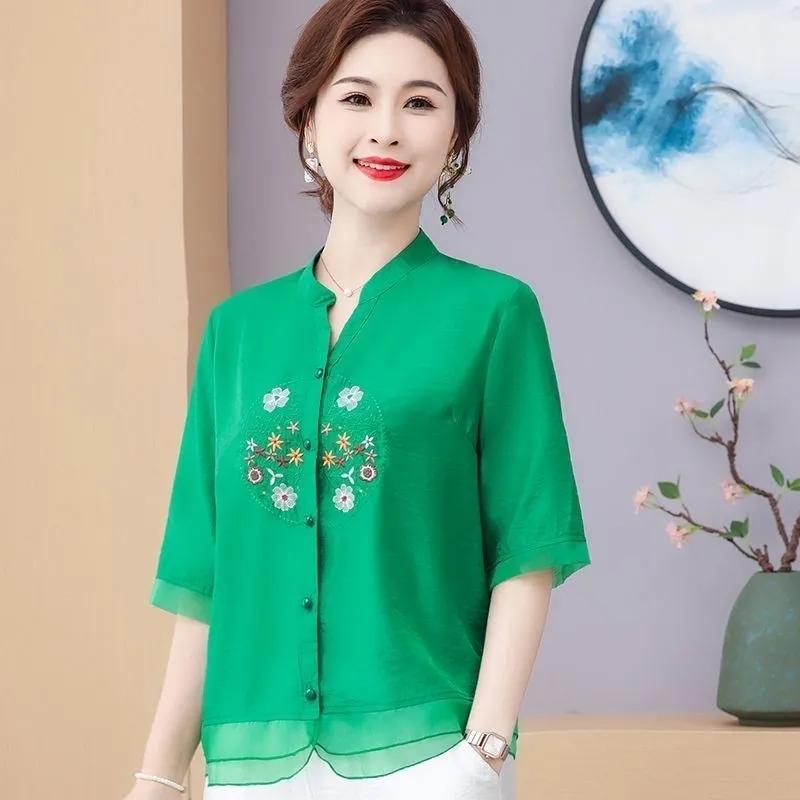 Women's Plus Size Summer Simple Commuter Shirt Middle-aged Solid Color Embroidery Elegant Tops
