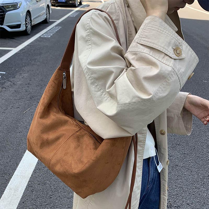 Popular Retro Suede Underarm Bag 2026 Autumn and Winter New Messenger Bag Simple and Versatile Commuter Bag