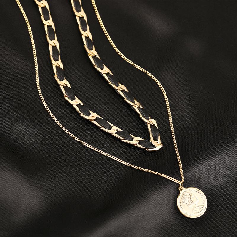 

Black Woven Fashionable Titanium Steel Choker Necklace For Women With Geometric Elements