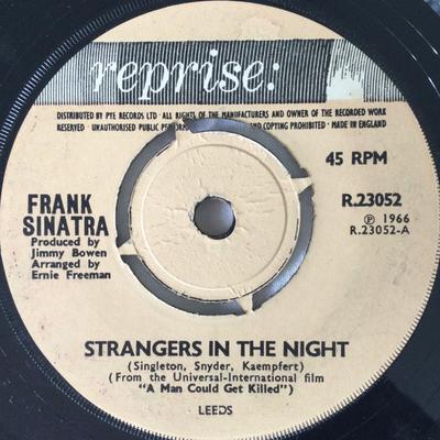 7-tommers plate FRANK SINATRA - Strangers In The Night R23052 Reprise Records 1966 Storbritannia Jazz Brukt