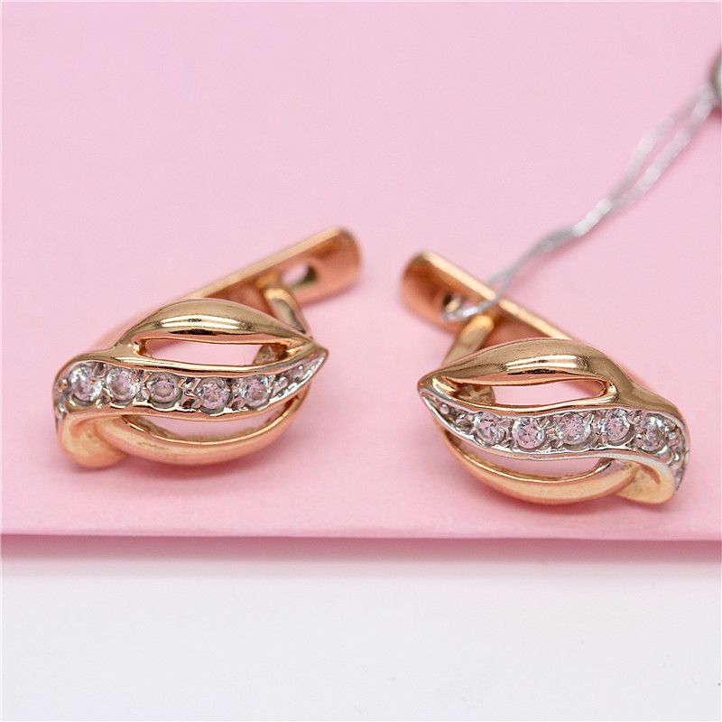 

Exquisite Russian Purple Gold Classic Points Gold Zircon Ear Buckles Soviet Luxury Rose Gold Plated Rhombus Earrings Women (rose gold plated pair)