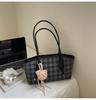 New plaid shoulder bag summer 2025 popular versatile handheld underarm bag fashion trend tote bag women