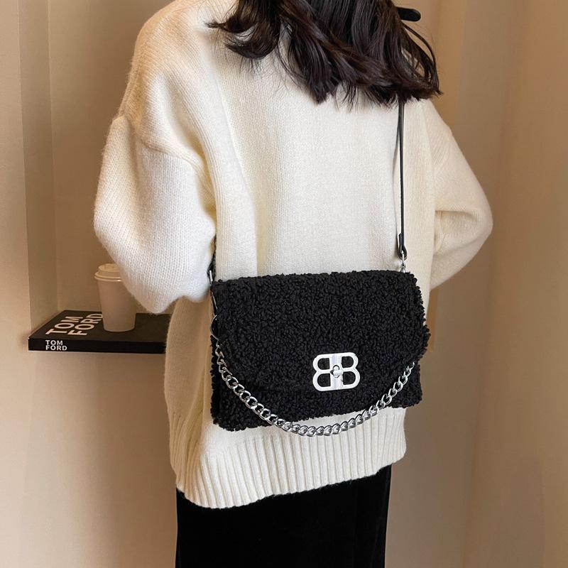 Fashion plush chain Internet celebrity shoulder messenger bag women large capacity sweet cool babes tote armpit bag plush