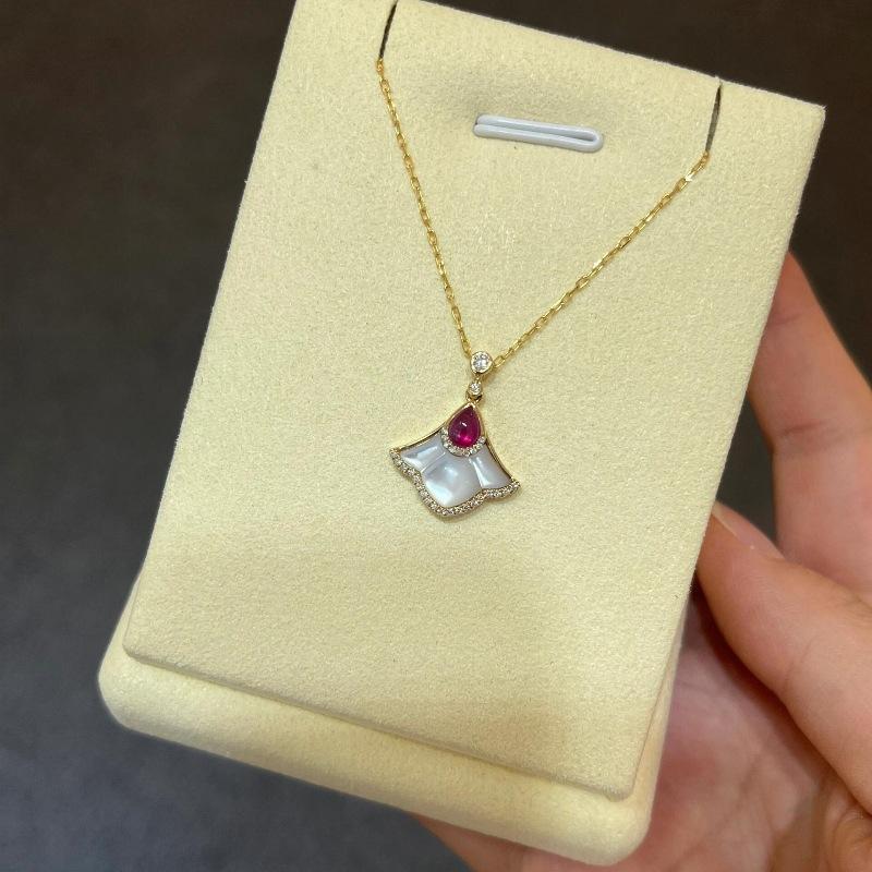 Creative Light Luxury White Fritillaria Maple Leaf Ruby Necklace Earrings Pendant  High Quality Fashion Retro  Jewelry Sets