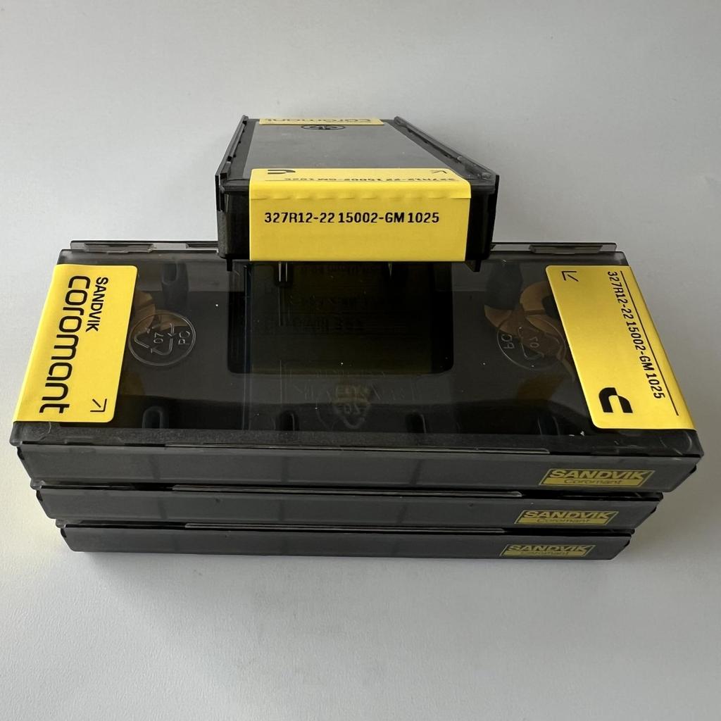 SANDVIK / 327R12-2215002-GM 1025 / Original Swedish hard alloy blade 2 Pcs