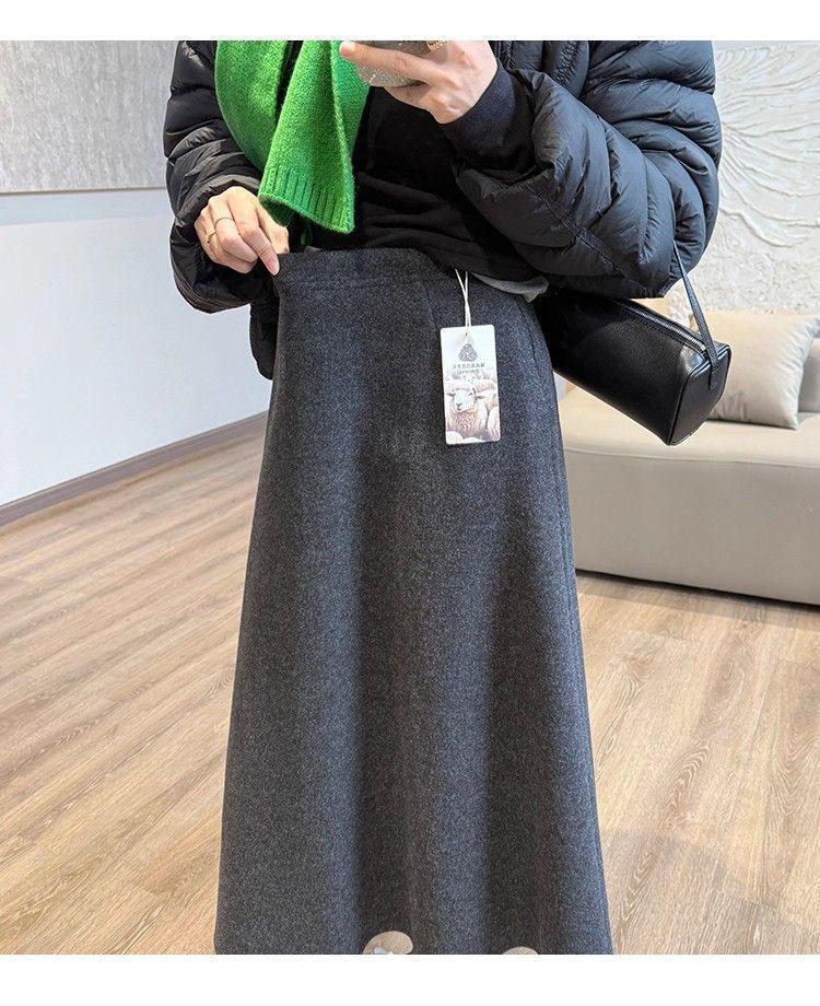Elegant High-Waisted Wool Blend Midi Skirt – Minimalist, Warm, and Flattering Winter Style