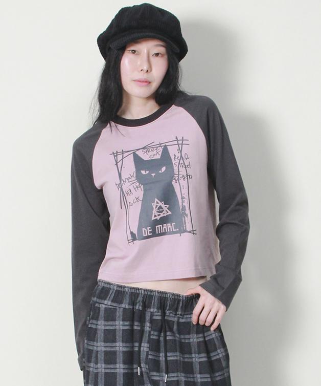 Deumakeu Boss Cat Raglan Semi-Crop Long Sleeve T-Shirt Pink & Charcoal