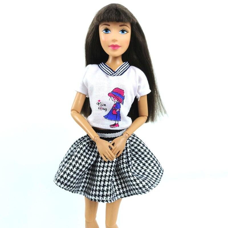 

1 комплект Белые футболки с принтом девочки, топы, короткие мини-юбки, наряды, повседневный костюм, платье для куклы Барби, одежда, игрушка своими руками, кукольный домик белый
