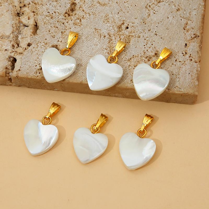 DIY jewelry accessories, hot-selling new accessories, horseshoe snail heart pendant, bracelet necklace.