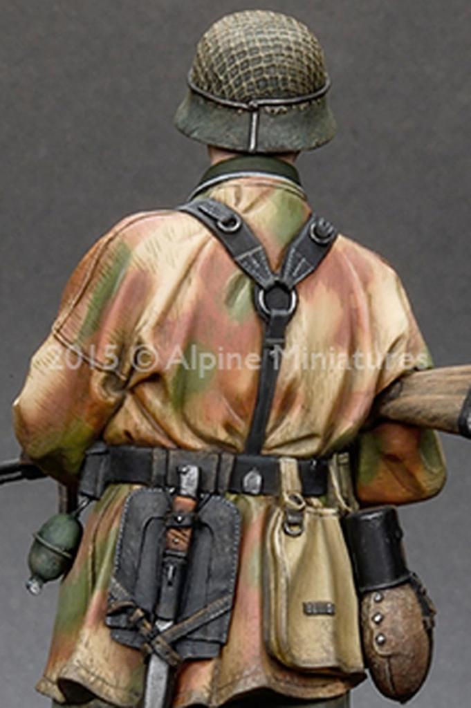 Alpine Miniatures scale Panzergrenadier Feldherrenhalle Resin Kit AM16030 1/16 (person)