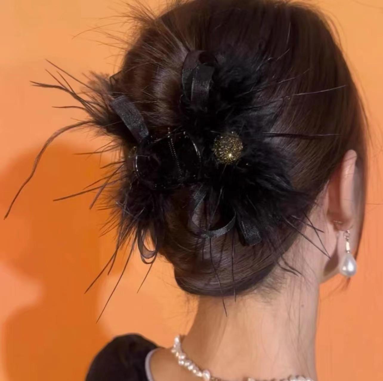High-End Spring/Summer Ostrich Feather Shark Hair Clip - Super Fairy Fur Claw Headdress
