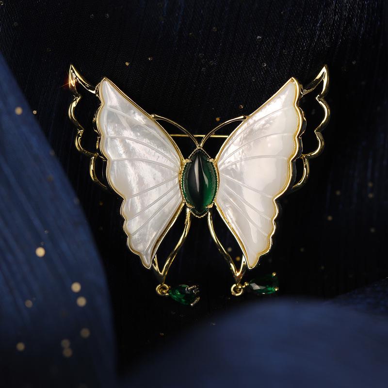 Bo Xin Yun Luxury Butterfly Brooch: Elegant Mother-of-Pearl Accessory Pin