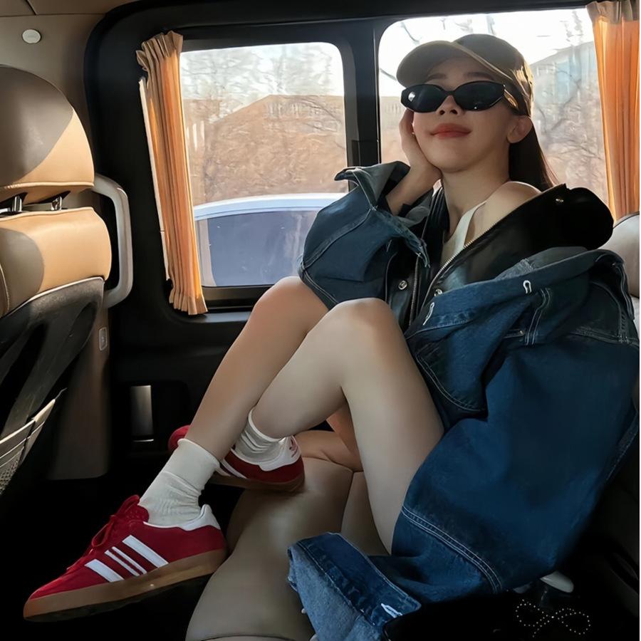 

Ретро красные универсальные немецкие тренировочные кроссовки женские 2025 новые популярные на платформе повседневные кеды спортивные туфли Форреста Гампа 40 красный