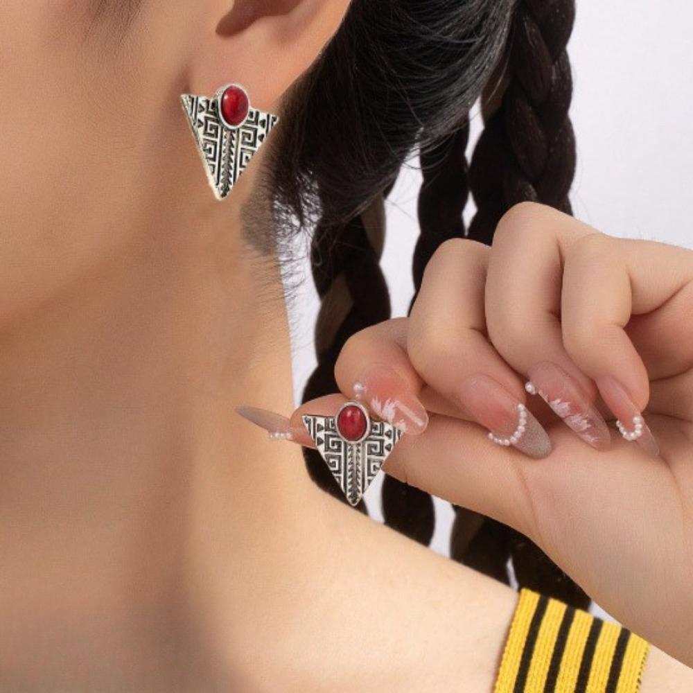 

European and American Retro Inverted Triangular Red Silver Gray Stud Earrings Retro Fashion Elegant Atmosphere срібло сірий колір