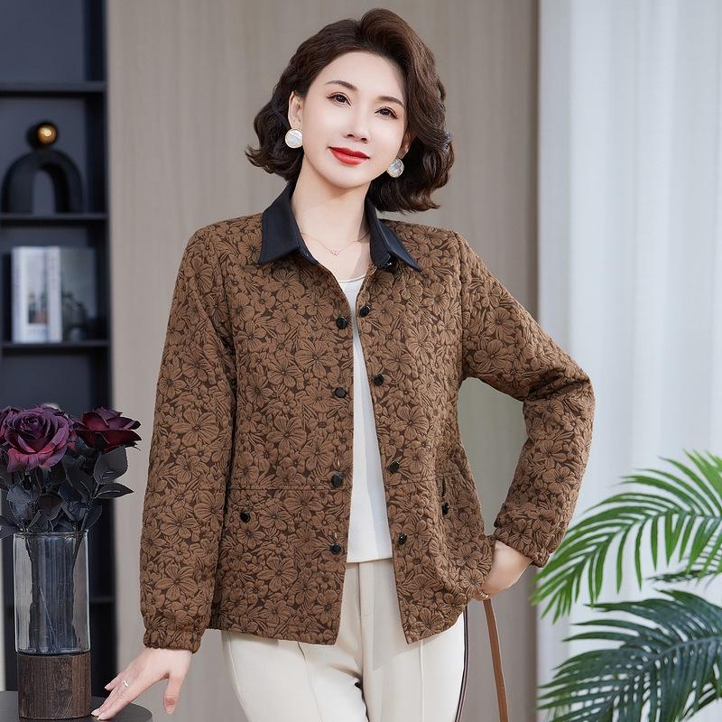 2026 Stylish Women's Lapel Jacket - Fashionable Slimming Shirt for Middle-Aged Moms