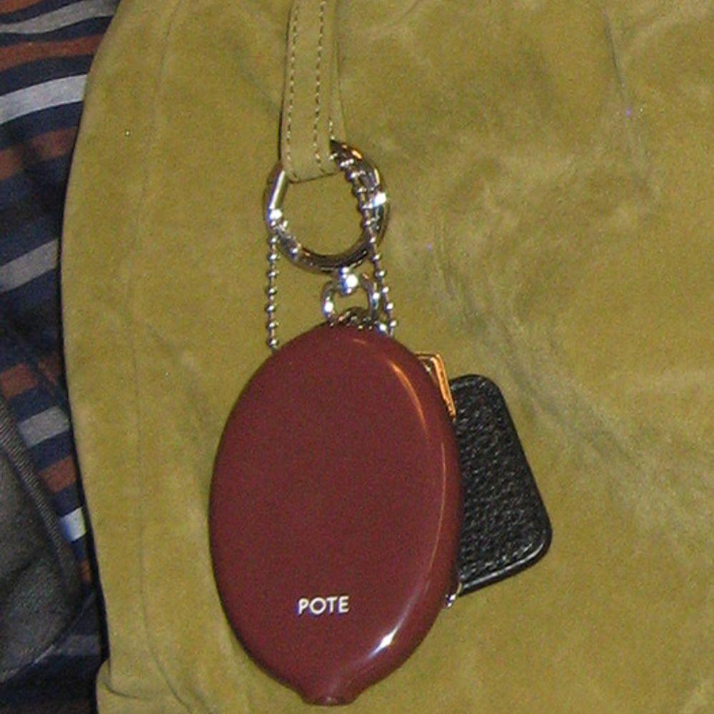 

POTE 0005 Coin Pouch Keyring _Red Bean Red Brown