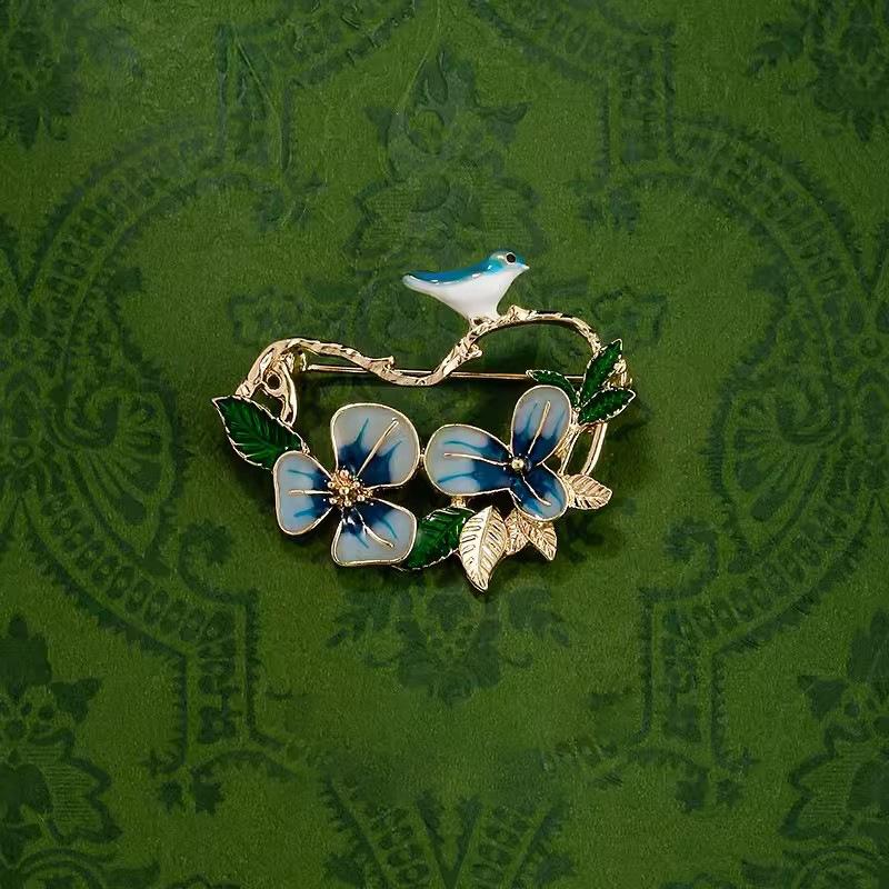 Retro Blume Zweig Vogel Brosche High-End Weiblich Zarte Iris Vogel Brosche Nische Design Anstecknadel Kleidung Accessoires