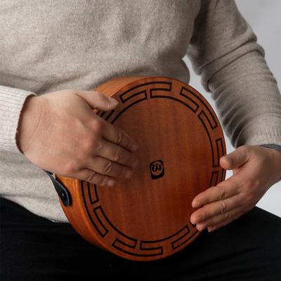 Dřevěný buben Cajon 2tónový bicí nástroj s plochým ručním bubnem s nastavitelným popruhem a úložným prostorem