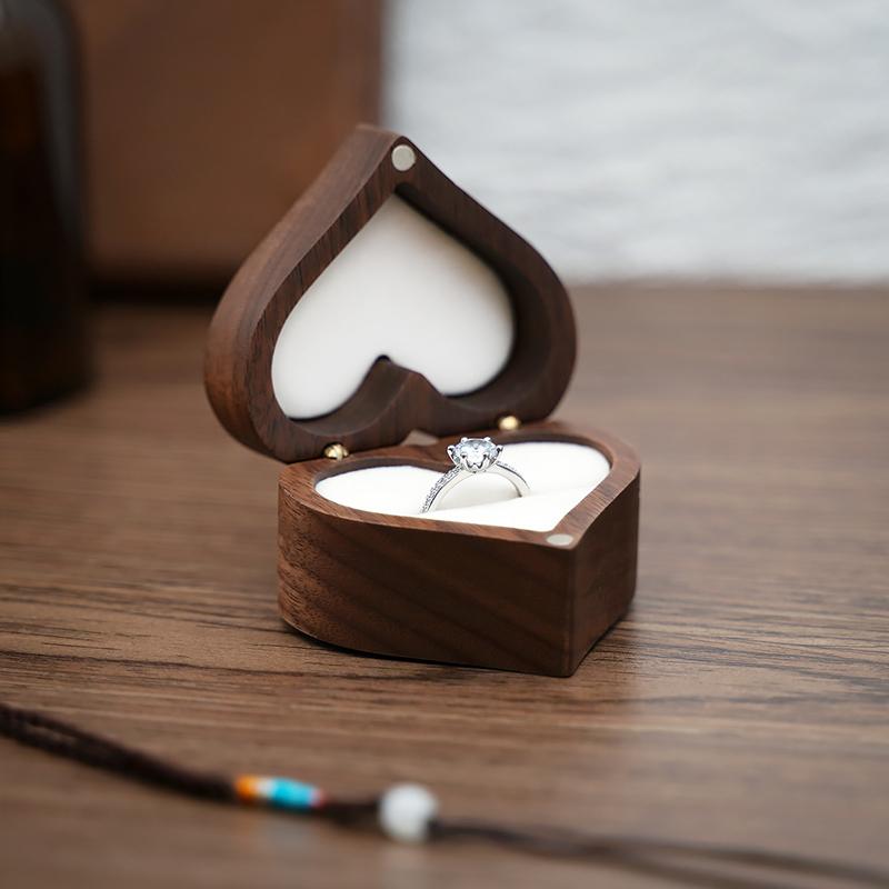 Boîte à bagues en bois de noyer en forme de cœur, support pour bague de fiançailles, boîte de rangement pour bijoux, sans bague