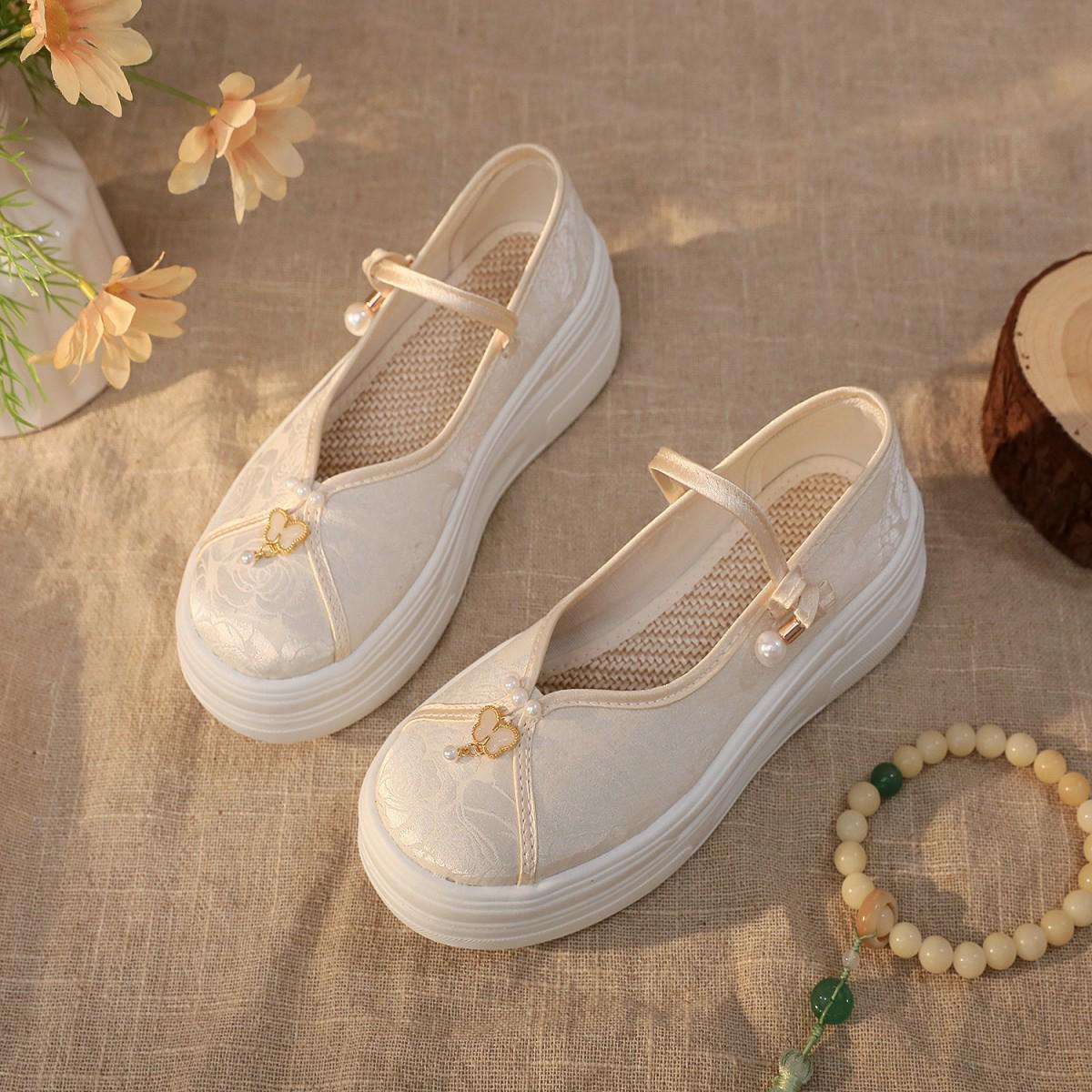

Women s Embroidered Thick-Soled Hanfu Shoes – Height-Boosting, Soft One-Strap Design for Student Performances 39, Inner Length 24.5cm