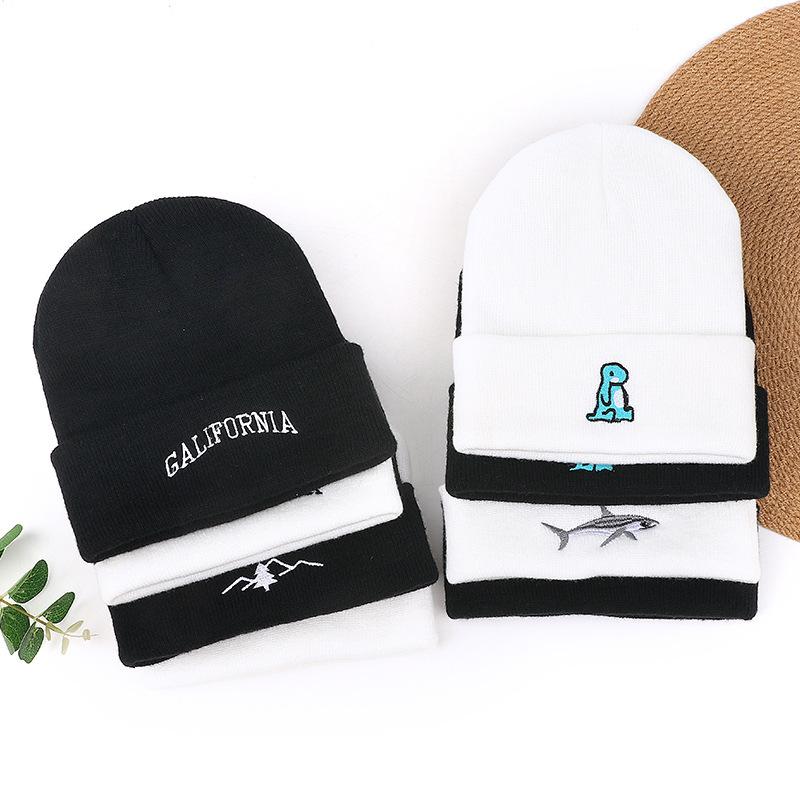 Autumn and winter knitted hats men's cold hats new warm and cold-proof solid color women's mountain pullover wool hats