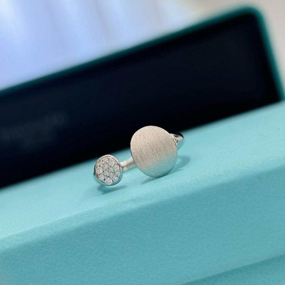 

S925 Sterling Silver Brushed Diamond Ring Women s Fashion Exquisite Craft High-End Light Luxury Adjustable Adjustable Open