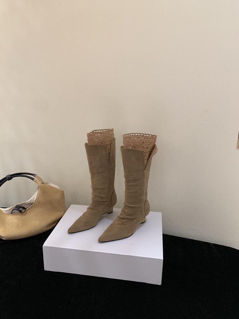 Autumn/Winter 2025 Vintage Lace-Trimmed Pointed Toe Ruched Cowboy Boots