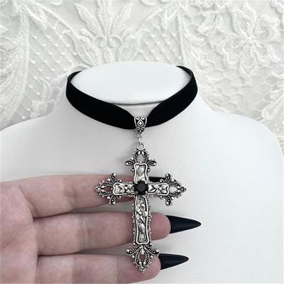 Gotisches Kreuz Samt-Choker-Halskette - Punk-Mode-Schmuck für Damen
