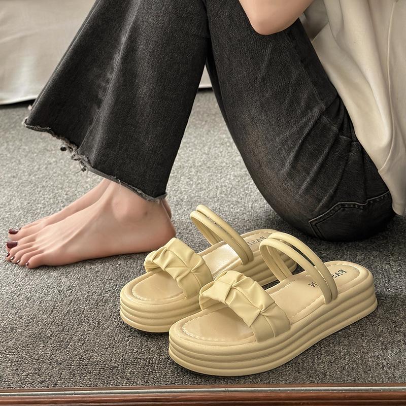 

Fairy wind two wearing sandals female 2025 summer new thick-soled French evening wind outside wearing sandals Roman one-word slippers 40 жёлтый