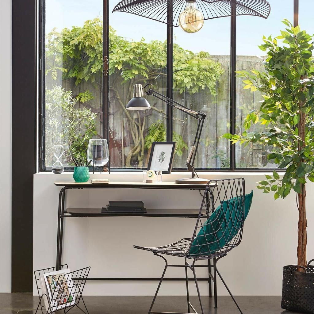 METAL NEWSPAPER LIFE black powder coated