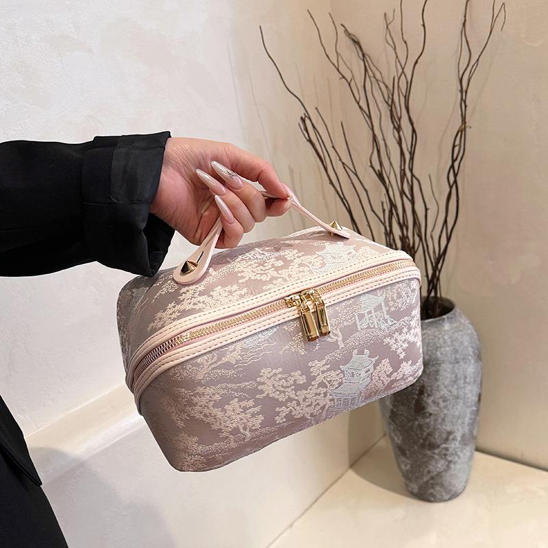 Chinese Style Embroidered Makeup Bag for Women, New Ins Large Capacity Commuting Storage Bag, Home High-end Handheld Wash Bag