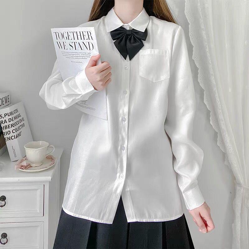 White Long Sleeve Petite College Style JK Uniform Shirt for Women – Versatile, Mid-Length, Perfect for Autumn.