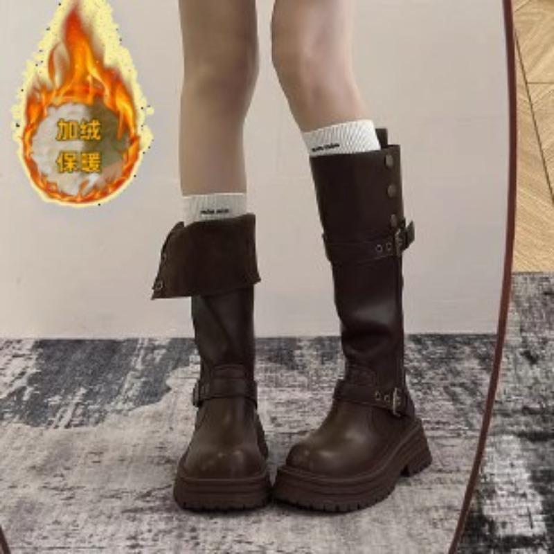 Novas botas de cavaleiro de lapela de outono e inverno, versáteis de sola grossa, aumentam a altura e a magreza, mas botas de cano alto para mulheres