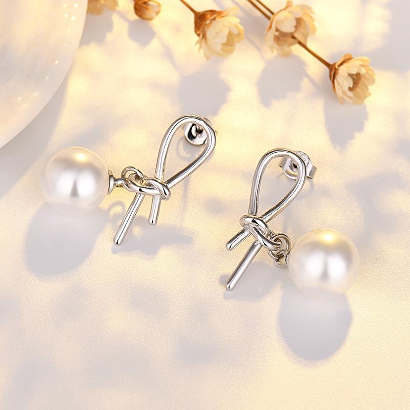 Stud Earrings with Bow Hollow Pearl Earrings New Style