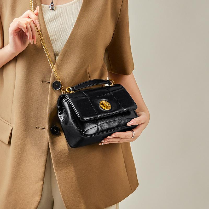 Autumn Winter 2025 New Fashion Small Square Bag Versatile Genuine Leather Women's Bag High-Quality Texture Chain Bag Trendy Commuter Crossbody Bag