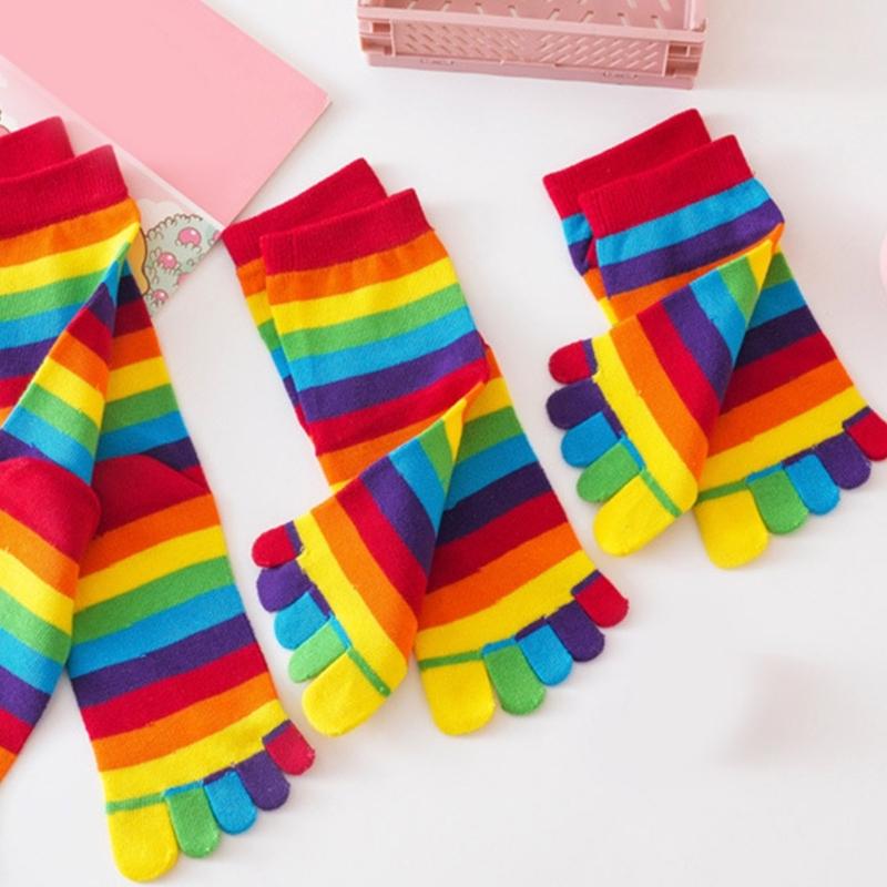Damen Bunte Regenbogen Gestreifte Zehentrenner Socken Harajuku Winter Herbst Fünf Finger Getrennte Mittelschaft Socken Strumpfwaren Geschenk