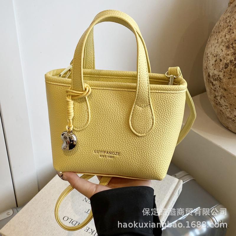 This year's popular bags women's 2025 new trendy summer fashion versatile hand bag shoulder crossbody bucket bag