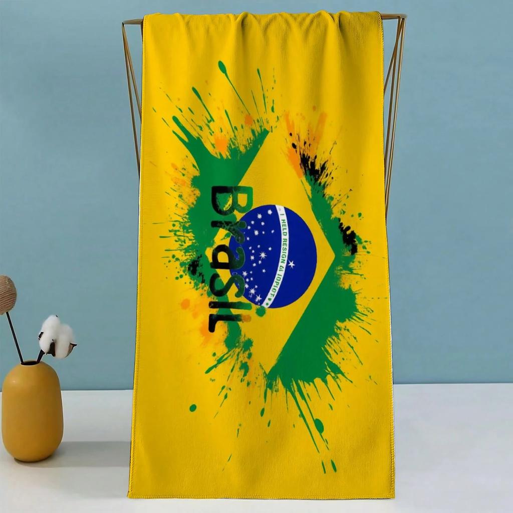 1 Stück Brasilien Flagge Fußball Strandtuch, Polyester Schnelltrocknend Leichtes Handtuch, Weiches Saugfähiges Badetuch für Fußballfan Geschenk, Str