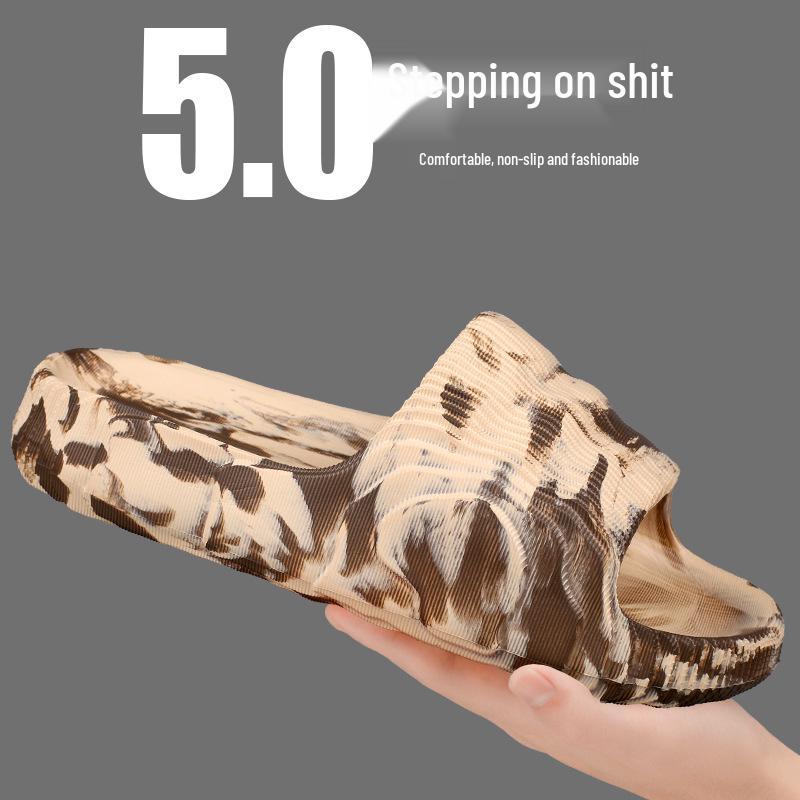 

Чоловічі камуфляжні модні шльопанці - трендові повсякденні шльопанці на товстій підошві для носіння на вулиці та на пляжі. Size 41/42