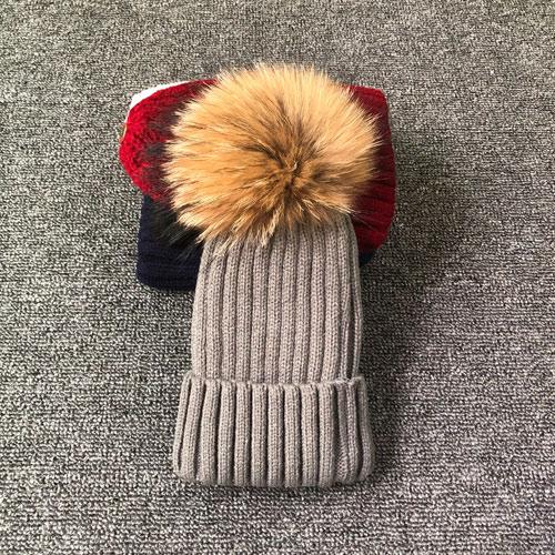 1pc Unisex Pom Pom Y2K Warm Breathable Fashionable Versatile Knit Hat with Added Fluff,Suitable for Outdoor Skiing Casual Wear