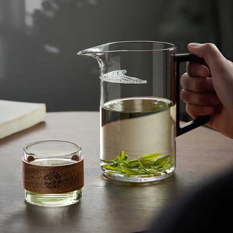 Office Glass Crescent Tea Infuser Mug with Wooden Handle (550ml)